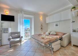 Nido Belvedere AC and Lake View - Happy Rentals 2