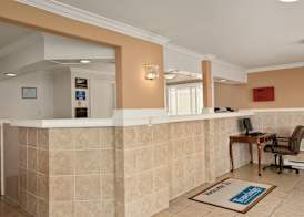 TRAVELODGE BY WYNDHAM PORT OF TACOMA WA 2