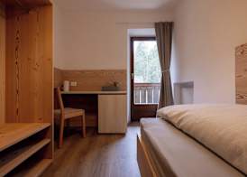 SAN PIETRO DOLOMITI Small Budget Hotel 2