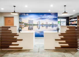 La Quinta Inn & Suites by Wyndham St. Petersburg Northeast 2