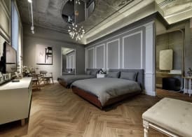 STABLE HOTEL 3