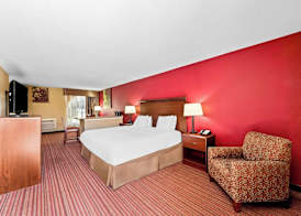 SureStay Plus by Best Western San Antonio Fiesta Inn 5