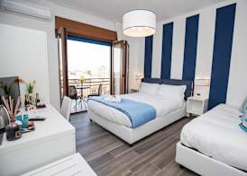 Sea Room Sorrento 2