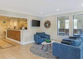 Quality Inn & Suites Anaheim Maingate 2