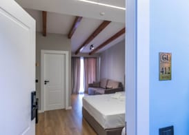 Golemi Lux 4
