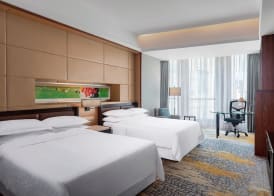 Sheraton Grand Shanghai Pudong Hotel & Residences 5