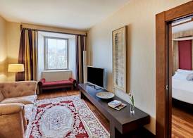 NH Collection Palacio de Burgos 4