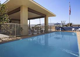 Days Inn by Wyndham Gilroy 3