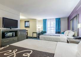 La Quinta by Wyndham Kansas City Airport 5