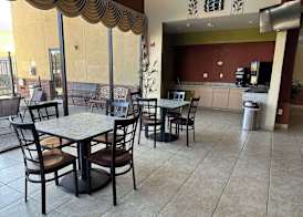 Red Lion Inn & Suites IAH Airport East 4