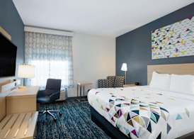 La Quinta Inn & Suites by Wyndham Manassas, VA- Dulles Airport 3
