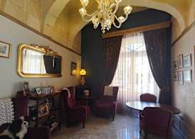Julina Boutique Living 3