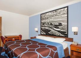 Creekside Inn & Suites 5