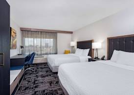 LaQuinta Suites by Wyndham South Bend Notre Dame Area 5