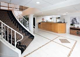 Red Lion Inn & Suites Auburn 2