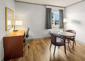 Days Inn by Wyndham Mt. Vernon 4