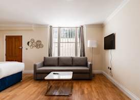 Warm Apartments in Queensway 4