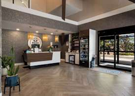 The Hub Middletown Red Bank- Best Western Signature Collection 3