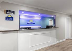 Days Inn by Wyndham Temple 4