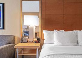 La Quinta by Wyndham Naples Downtown 4