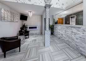 Super 8 by Wyndham Kansas City at Barry Road/Airport 2