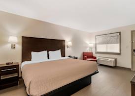 Quality Inn & Suites Near Six Flags and Medical Center 3