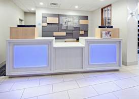 Holiday Inn Express & Suites CLOVIS-FRESNO AREA by IHG 4