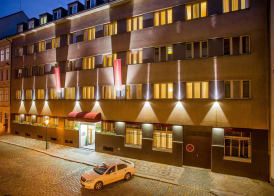 Cloister Inn Hotel 4