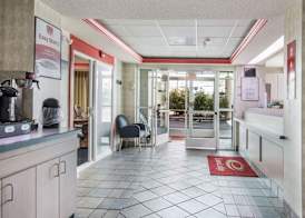 Econo Lodge Morristown West 4