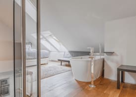 Luxury Apartment in Centre 3