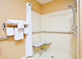 Holiday Inn Express & Suites WABASH by IHG 3
