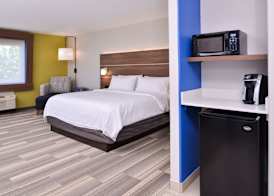 Holiday Inn Express & Suites ELGIN by IHG 4