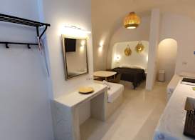 Nefeli Traditional Cave Houses 3