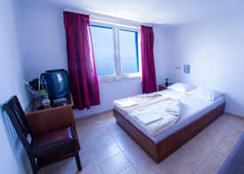 Beach Hotel 4