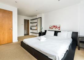 Superfast Broadband 2BD City Flat Farringdon 2