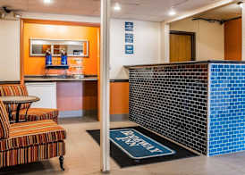 Rodeway Inn Muskegon Airport 2