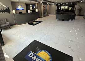 Days Inn by Wyndham Liberty Monticello 2