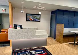Howard Johnson by Wyndham Winnipeg West 5