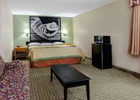 Super 8 by Wyndham Sherman 3