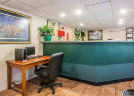 Econo Lodge Inn & Suites Columbus near Fort Benning 4