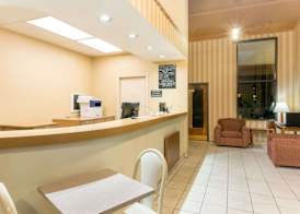 Super 8 by Wyndham Riviera Beach West Palm Beach 2