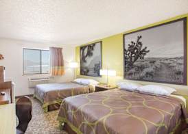 Super 8 by Wyndham Kingman 4