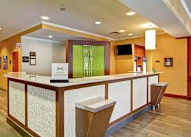 Hilton Garden Inn Ottawa Airport 4
