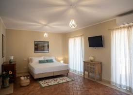 Hero's Garden Relais 3