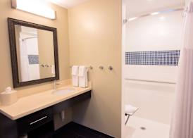 Staybridge Suites ALBANY WOLF RD-COLONIE CENTER by IHG 2