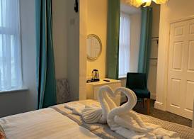 Tintagel Arms Bed and Breakfast 4