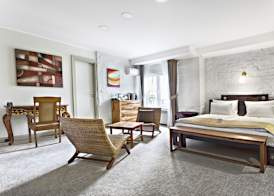 SuperB Luxury Suites 3