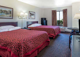 Days Inn by Wyndham Pontoon Beach 4