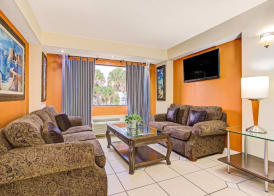 Days Inn & Suites by Wyndham Tampa Fairground-Casino-Ybor 2