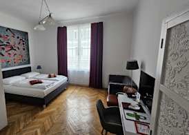 Hotel Pension Museum 3